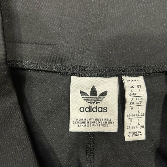 adidas originals high waisted biker short - Picture 2 of 3